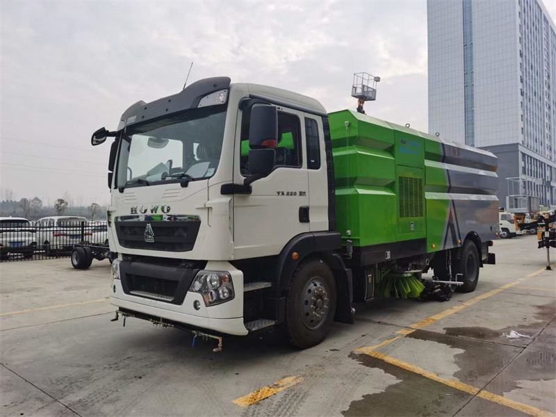 重汽豪沃程力牌CL5182TXS6QZ型洗扫车