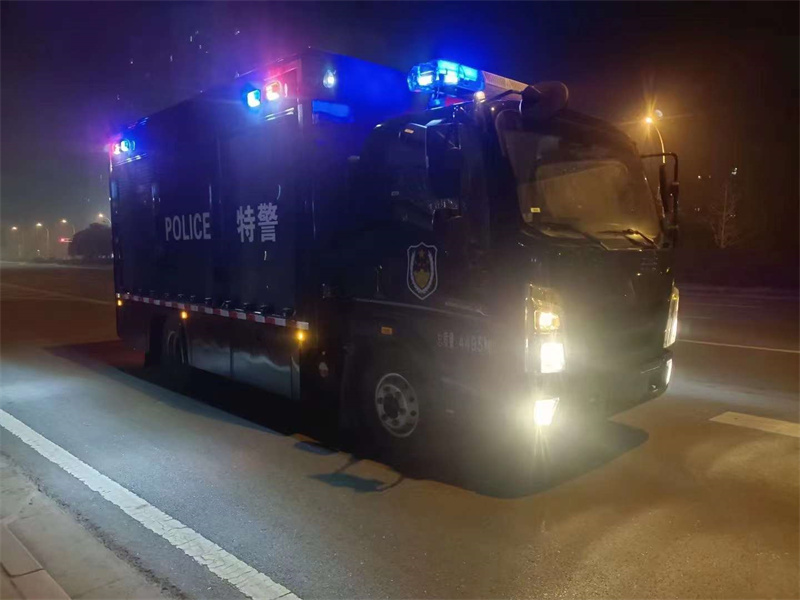 重汽豪沃特警装备车